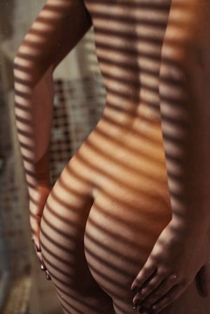 nice shadows on hot body