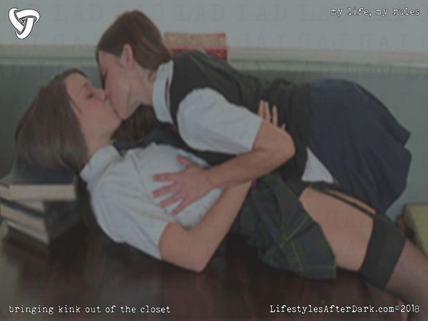 Schoolgirls making out