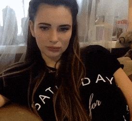 loves showing her tits