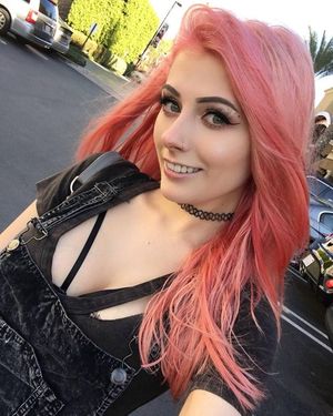 pink hair hottie