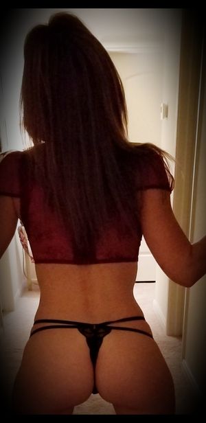 Hotwife with fetish for huge uncut cocks, especially Spanish Men with massive uncut cocks!