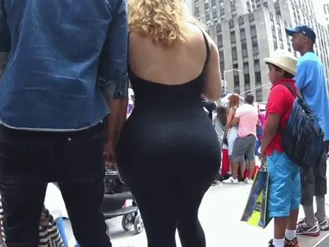 BLONDE MILF BIG ASS