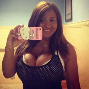 Random Hawain slut takes picture of breast implants