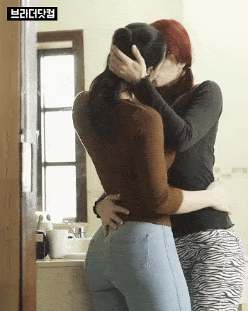 You two are now lesbians... and incredibly aroused!