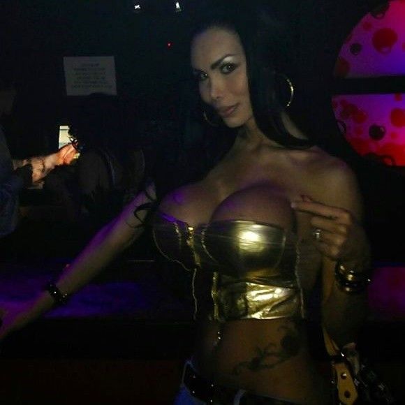 Lulu the golden latex queen in a BDSM kink club - SGB tranz lett