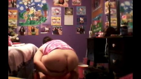 Zoe 19 experiments with anal plug