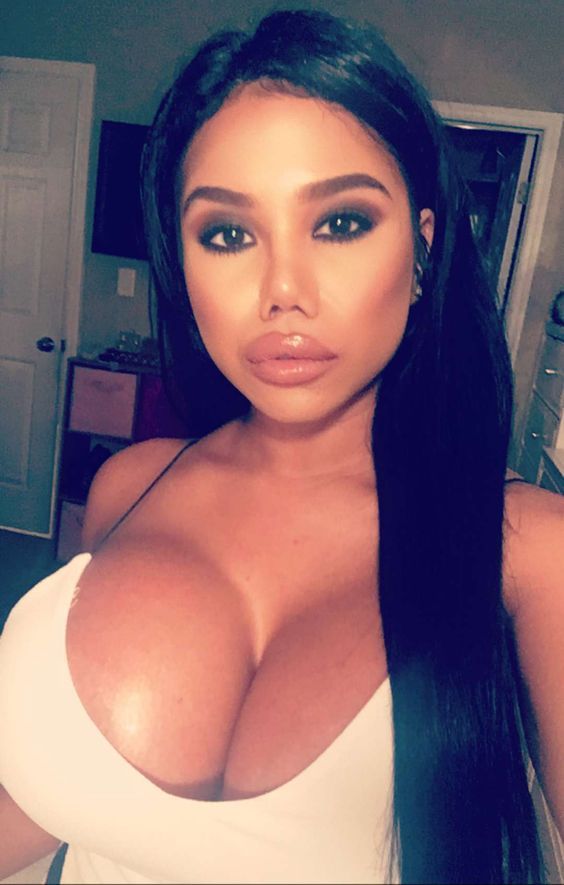 Hot Latina Babe Stephanie Hills