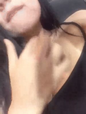 increible puta caliente con su coño humedo