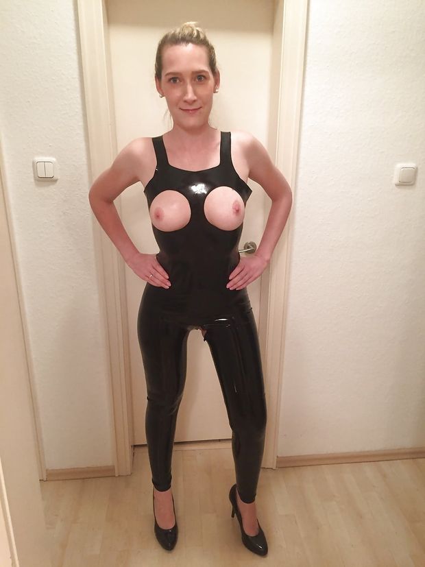 daring latex woman private