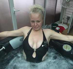 granny in hottub