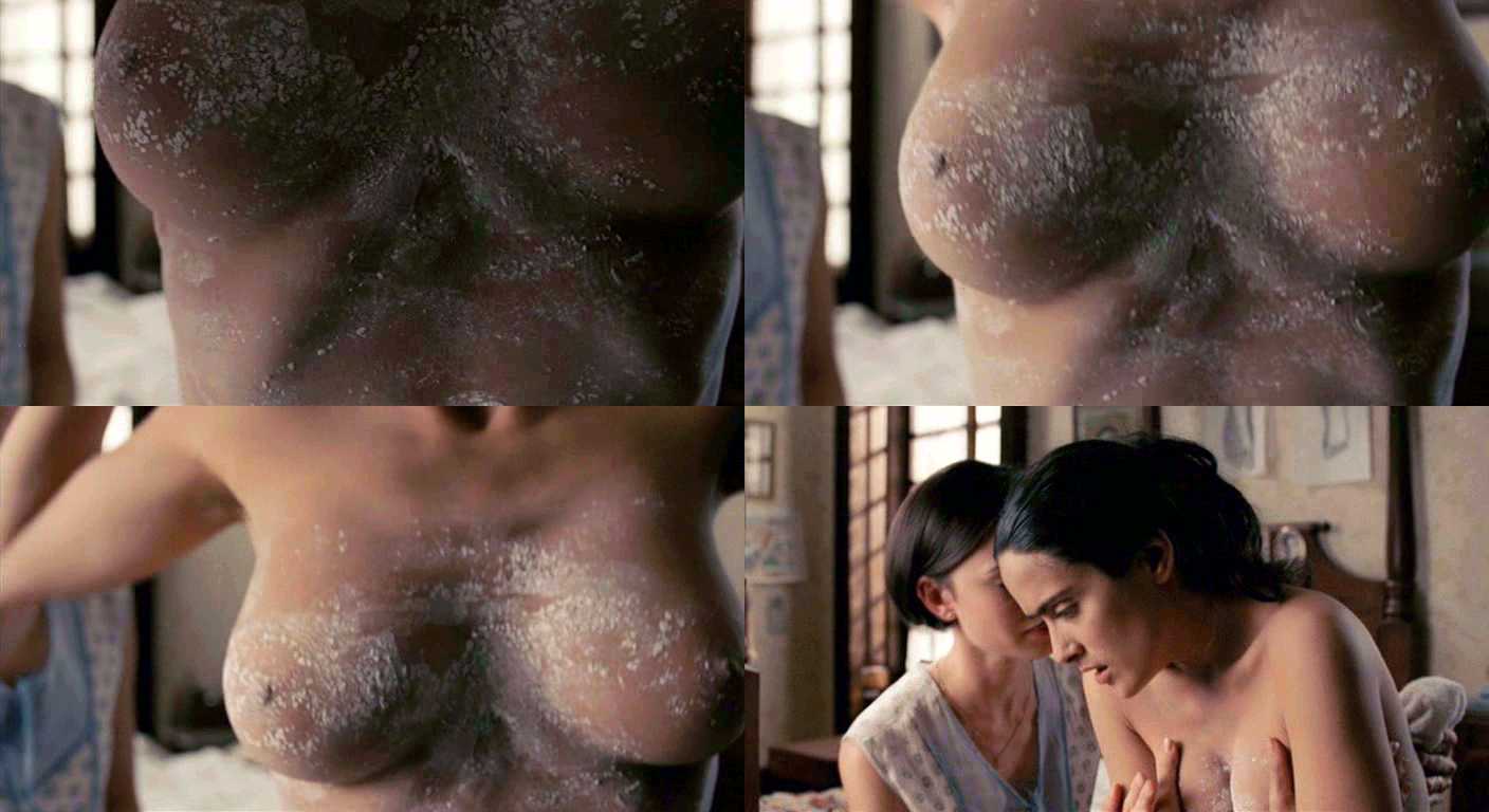 Salma Hayek tiene unas hermosas tetas grandes y una cara increíble.