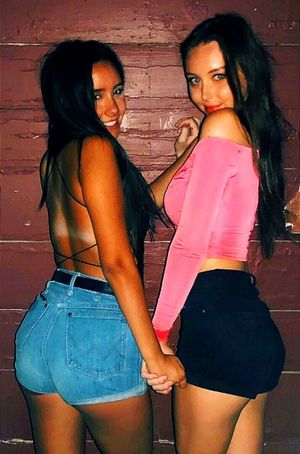 Girlfuxgirls00 Picture