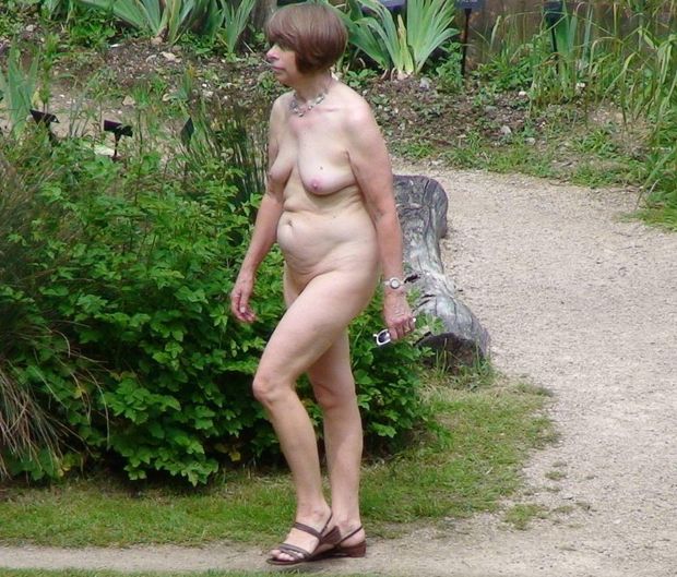 Saggy GILF