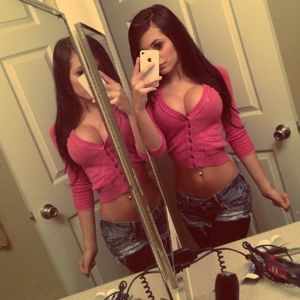 Daniella Lanio is a bimbo in pink shirt