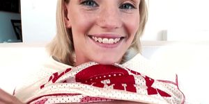 Cute teen Sammie kiss