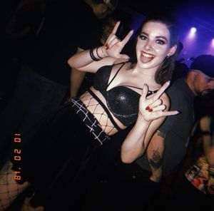 A few drinks and down to her bra