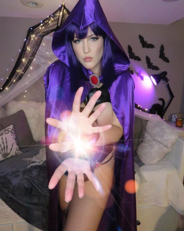 Chippy as Raven from Teen Titans....