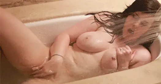 Bath Tub Pussy Play