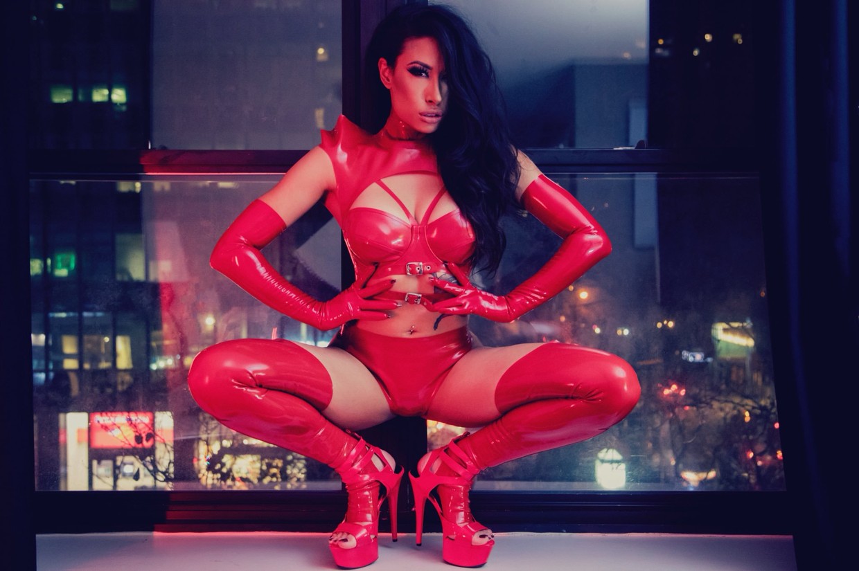 Mistress Tangent - Model
