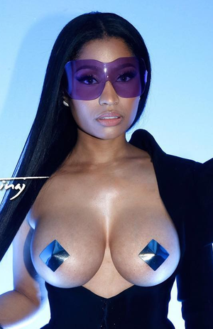 Nicki's titties out