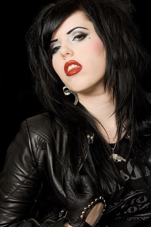 Gimbo = Goth Bimbo with the harmony of the cool gothic altmodel model Shayla Corpse pale in a punker leather jacket - SGB cooll lett