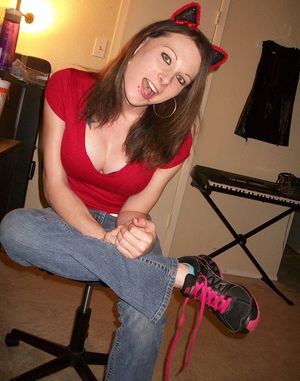 Tranny Bimbo Ventura Slutson With Amazing Cleavage - Unsearchable - SGB