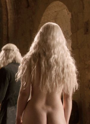 Emilia Clarkes Ass Looking Delicious
