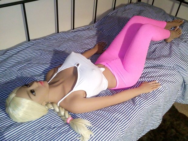 Yuki with yoga pants