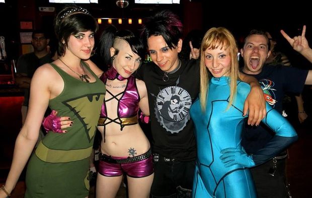 Teen goth babe Paraquat Suicide in lovely beautiful slutty latex outfit with her friends