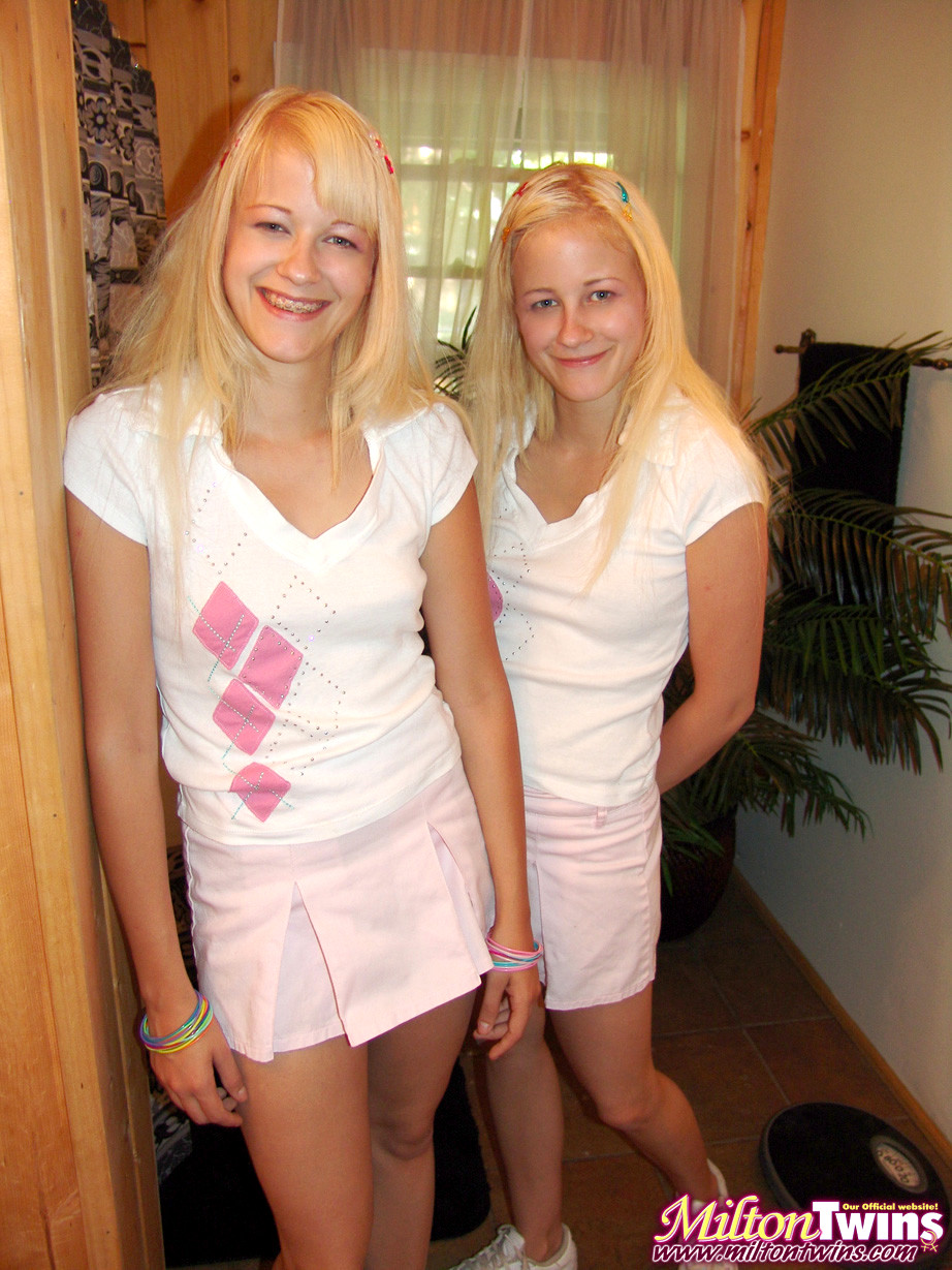 Twins Sisters