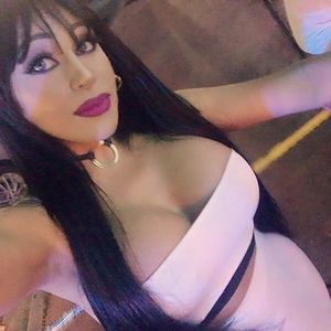 Tamarah Isabella is curvy in tight dress