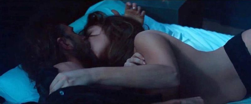 Lady Gaga Making Out With Bradley Cooper in ‘A Star is Born’