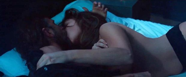 Lady Gaga Making Out With Bradley Cooper in ‘A Star is Born’