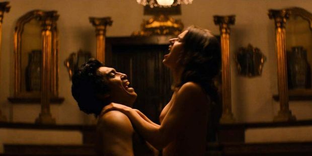 Tessa Ia Nude Sex Scene from ‘Narcos Mexico’