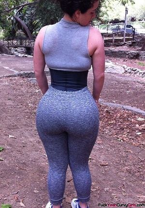Phat ass in yoga pants