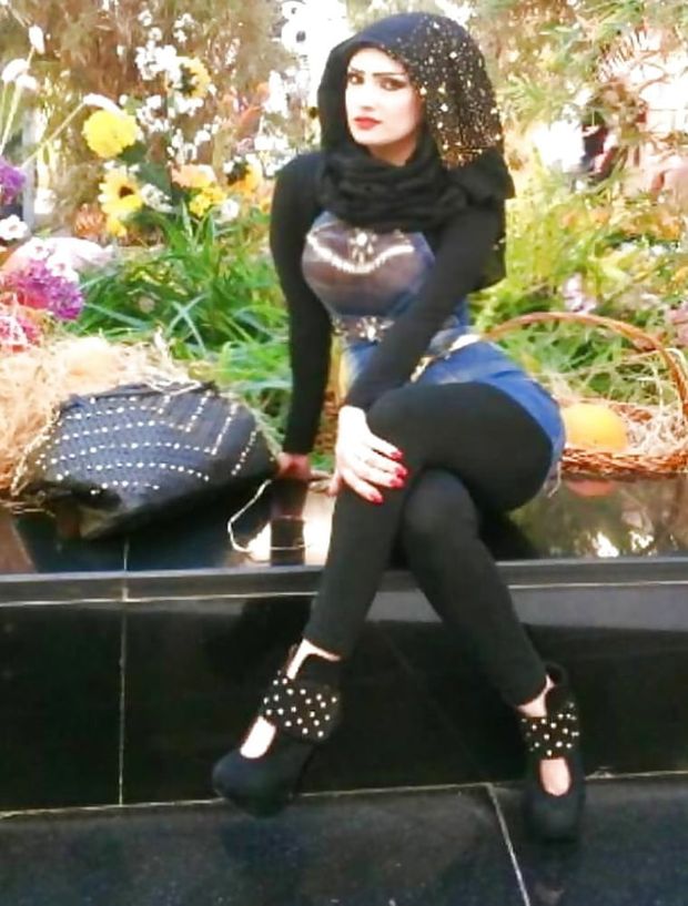 If this is how Arab women look when dressing "modestly", Heaven help Arab men.