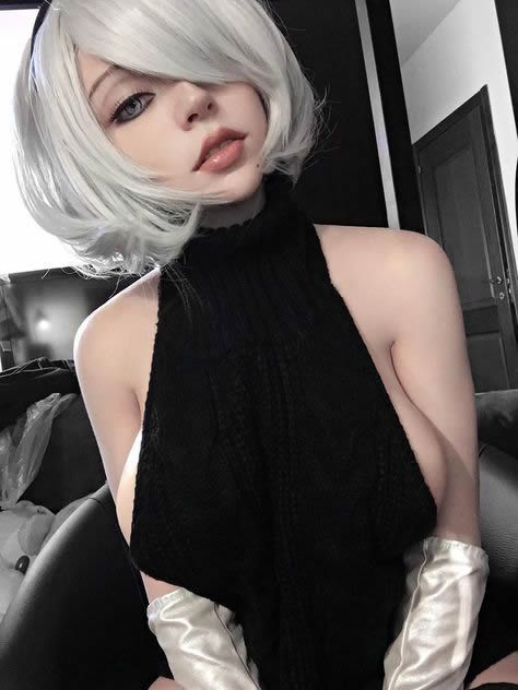 2B cosplay