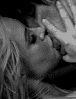 Kiss me while we fuck