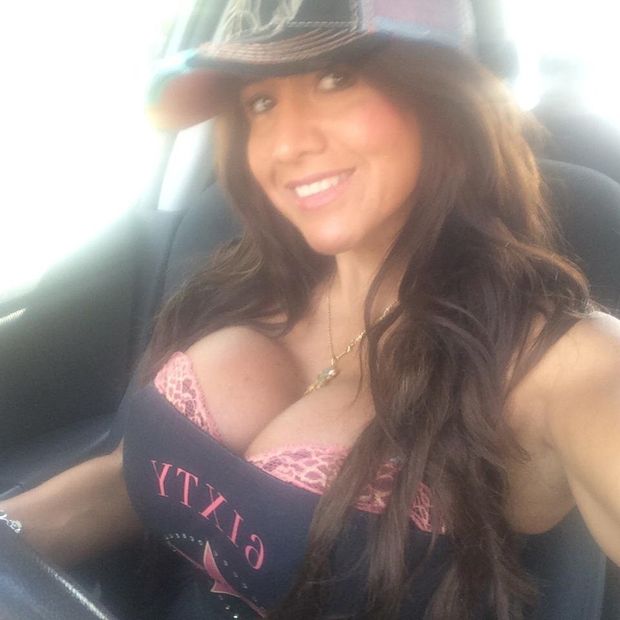 Huge Hawaiian Hoot... Hooters is a dumb sounding word. Big Ol Tits Of Indian Woman Parabolic Snowball - SGB