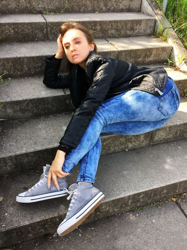 Non Nude ;)