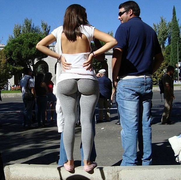 Stranger candid big boity in yoga pants