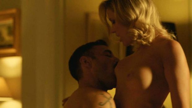 Lisi Linder Nude Sex from Behind in ‘Mar de plastico’