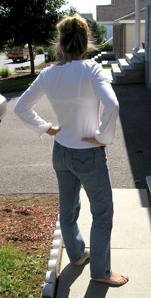 MILF Next Door’s Ass in Levi’s Jeans