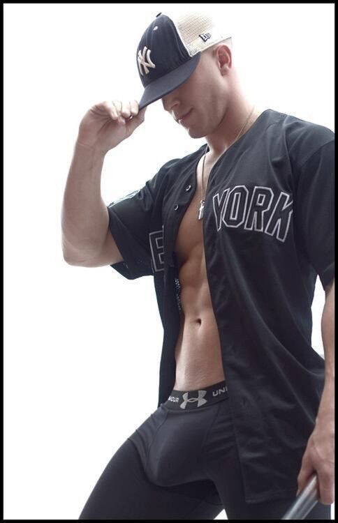 Love a man in a baseball kit. Especially with that bulge!