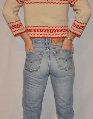 Slender MILF with Tight Levi’s Jeans Ass