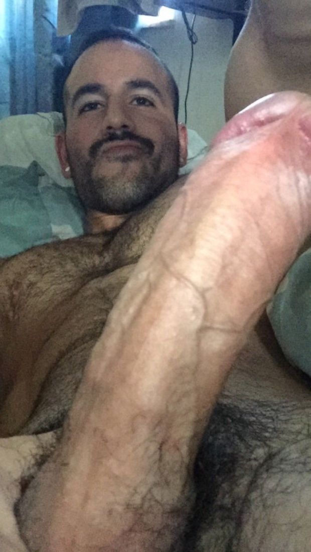 Big sexy Daddy!
