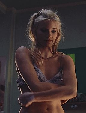 Amy Smart gif - stripping off her shirt showing her tits