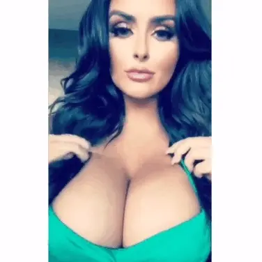 Pretty chick wth big tits