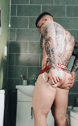 I love this man and his giant muscle ass