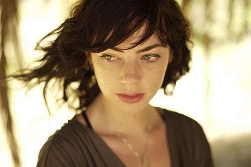 Auburn-hair teen with freckles